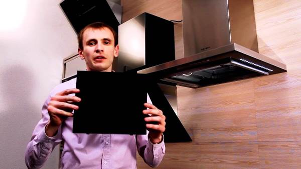 какую вытяжку на кухню купить