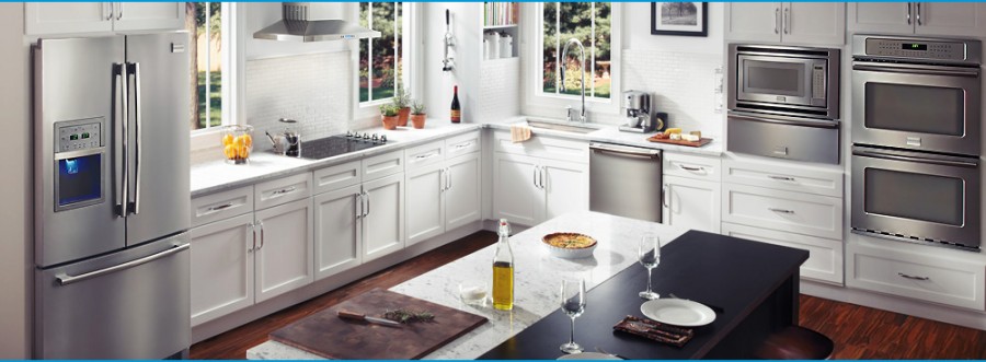 холодильник на кухне